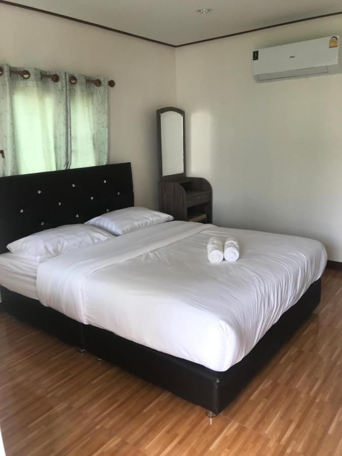 บ้านวิรา ห้องพัก Baan Wira Кхон Каен Екстериор снимка